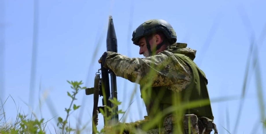 Боец ВСУ / архивное фото Украинский военный на фронте