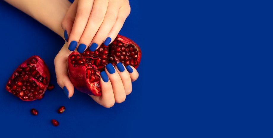 синие ногти, синий маникюр, тренды маникюра, модный маникюр