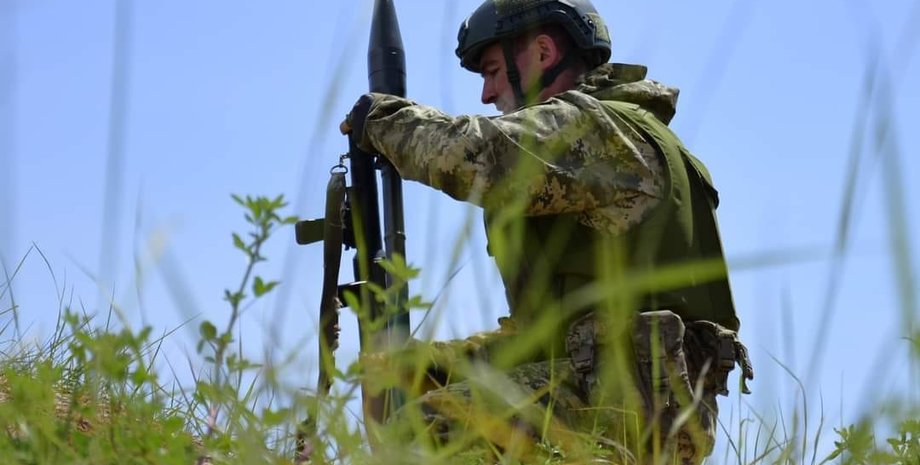 Український військовий на фронті