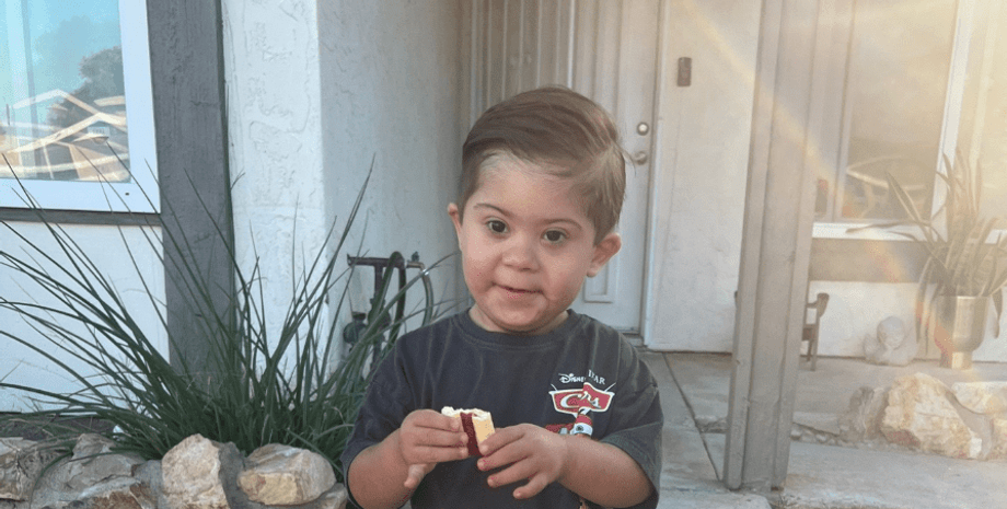 Хлопчик налякав маму своїм вчинком у дитячому садку під час малювання