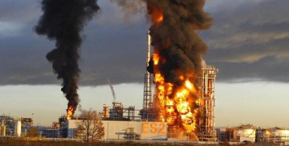 Пожар на Новошахтинском НПЗ, Новошахтинский НПЗ попадание, Новошахтинский НПЗ Генштаб, Новошахтинский НПЗ 6 июня, Новошахтинский НПЗ 200 км