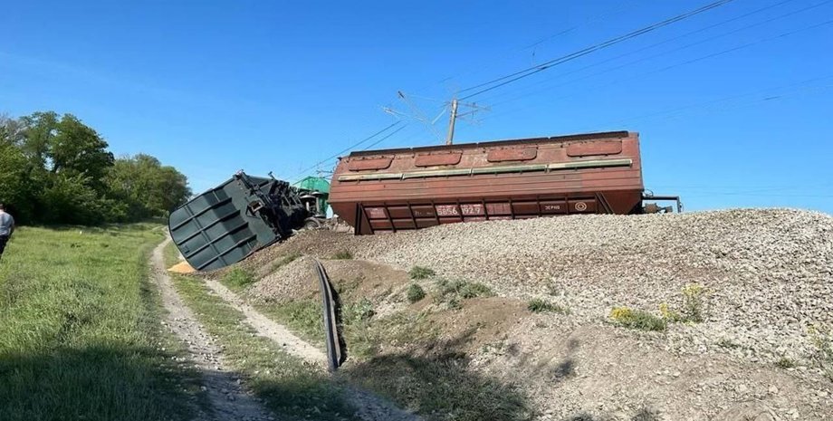 крым, железная дорога, поезд, подрыв, рельсы, поезд в крыму, поезд в бахчисарае