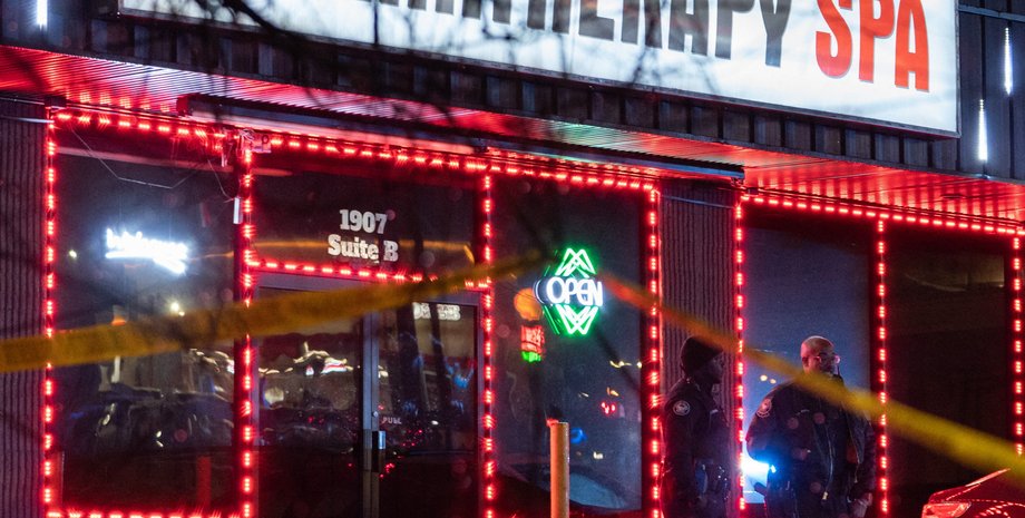 Спа-салон, где Роберт Аарон Лонг устроил стрельбу