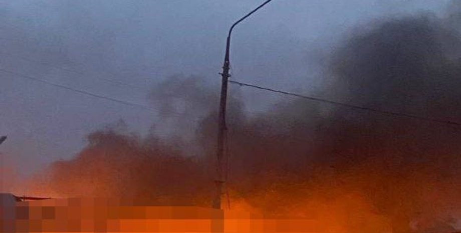 пожежа, пожежа після прильоту, обстріл запоріжжя, фото запоріжжя, вибухи у запоріжжі