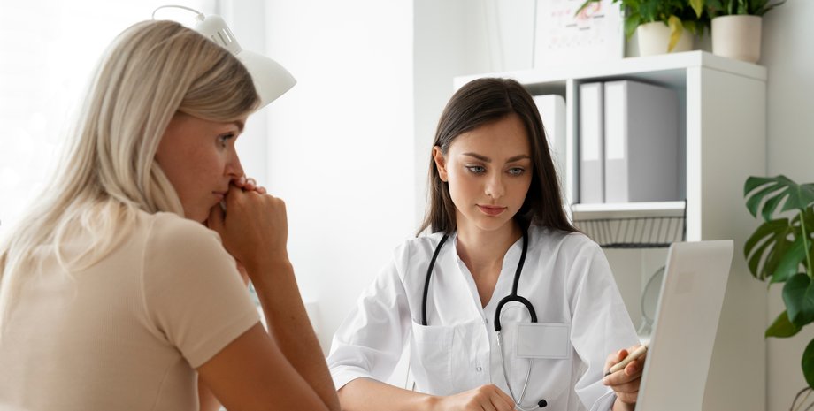 Скрининг здоровья 40+: украинцы могут держать 2000 грн — как их оформить в "Дії" Прием у врача