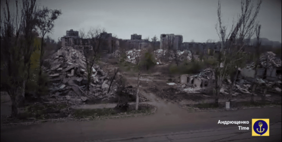 Знесення демонтажу будівлі житлові будинки руйнування Маріуполь лівий берег