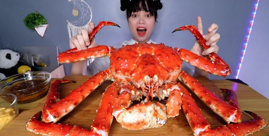 Аляскинскмй королевский краб, краб, чили-краб, ужин в ресторане, счет, туристка, вызвала полицию, дорогой ужин, обед,