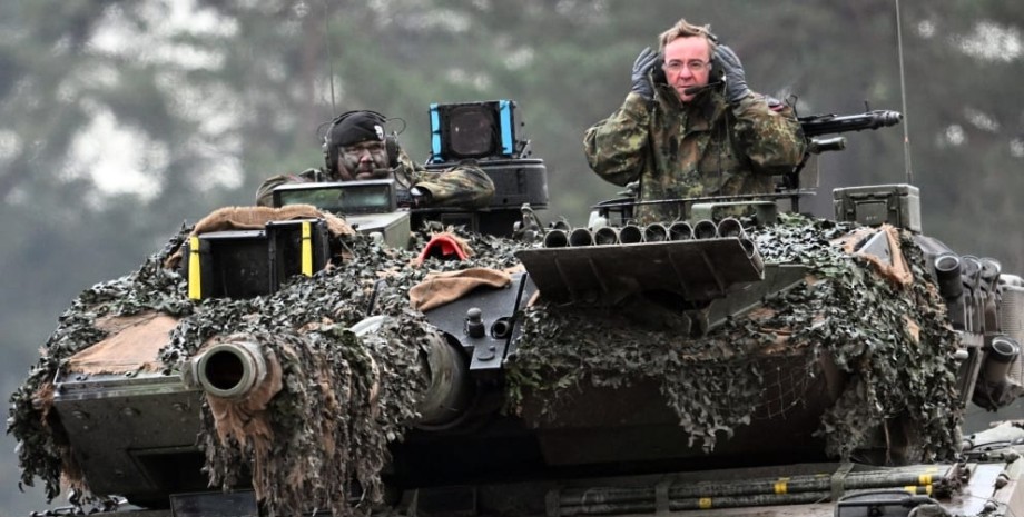 Міністр оборони Німеччини, Борис Пісторіус, танк Leopard 2