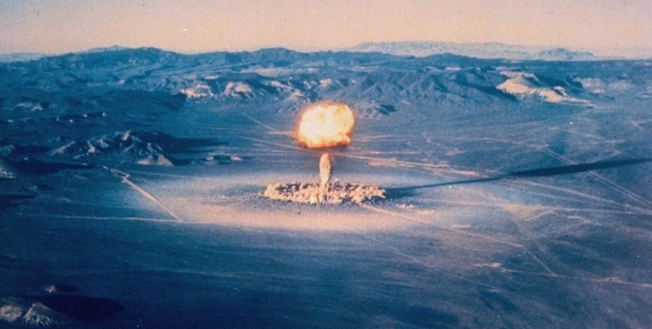 ядерный взрыв, ядерный гриб, ядерное оружие