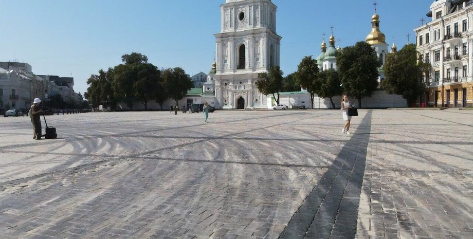 Софийская площадь, дрифт Red Bull в Киеве, гонки на Софийской площади, дрифт на Софийской площади