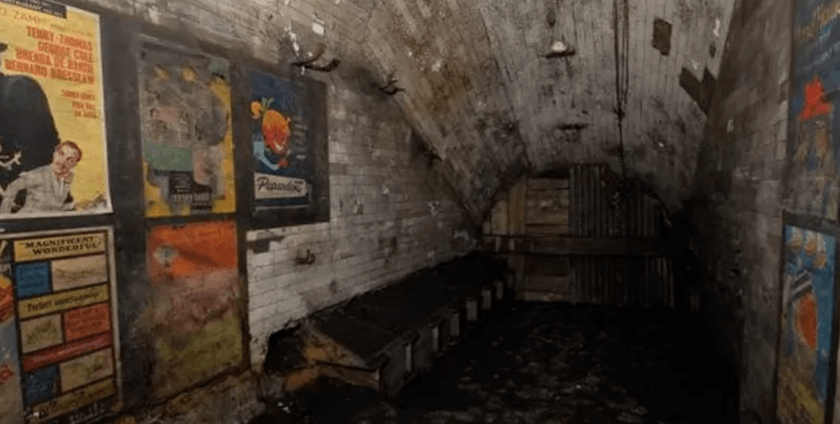 Лондонское метро, заброшенный туннель, плакаты, киноафиши, уникальный музей