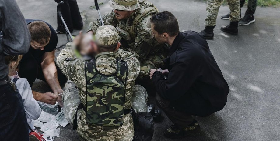 Вибух Чернігів сьогодні детонація гранатометів виставка озброєння