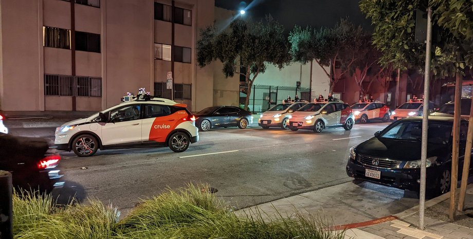 Безпілотне таксі, безпілотні авто, безпілотне таксі Cruise, Chevrolet Bolt, таксі Chevrolet Bolt