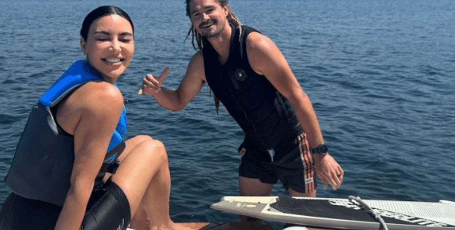 Кім Кардаш'ян, Остін Кін