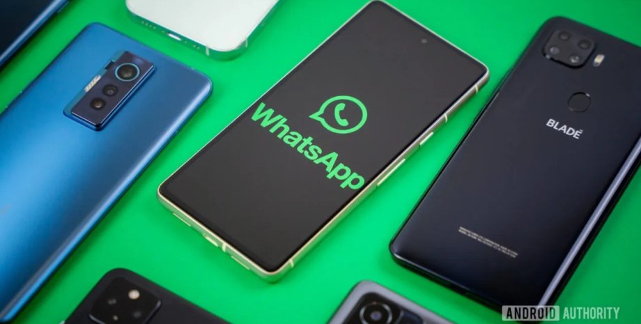 Мессенджер WhatsApp Мессенджер WhatsApp на смартфоне