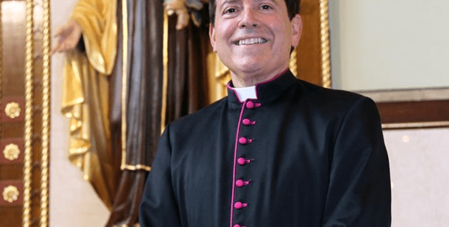 Священника Джейми Гигантьелло