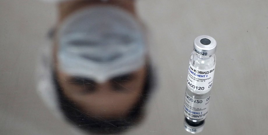 У США зняті звинувачення з лікаря, який знищував вакцини від COVID