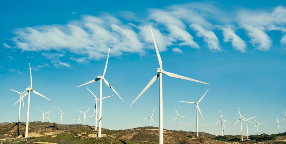 Вітряні турбіни, вітрогенератори, вітрова електростанція, фото