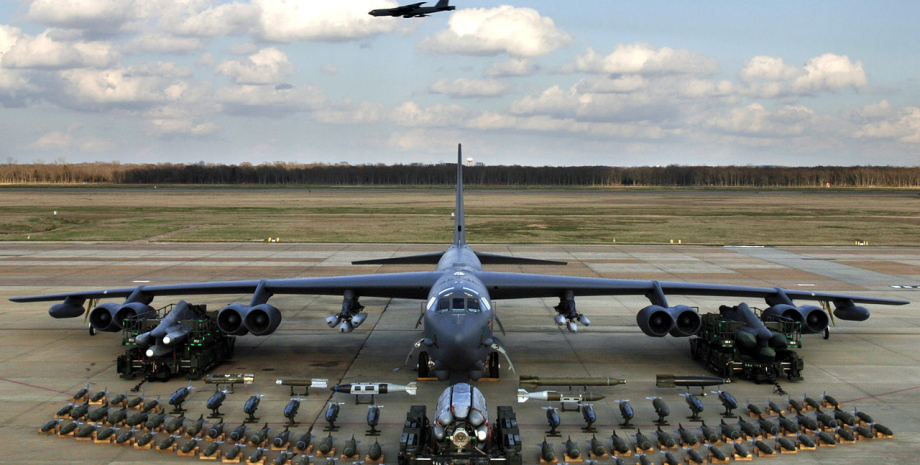 B-52J Stratofortress, Легендарный самолет, B-52, бомбардировщик B-52J, стратегический бомбардировщик