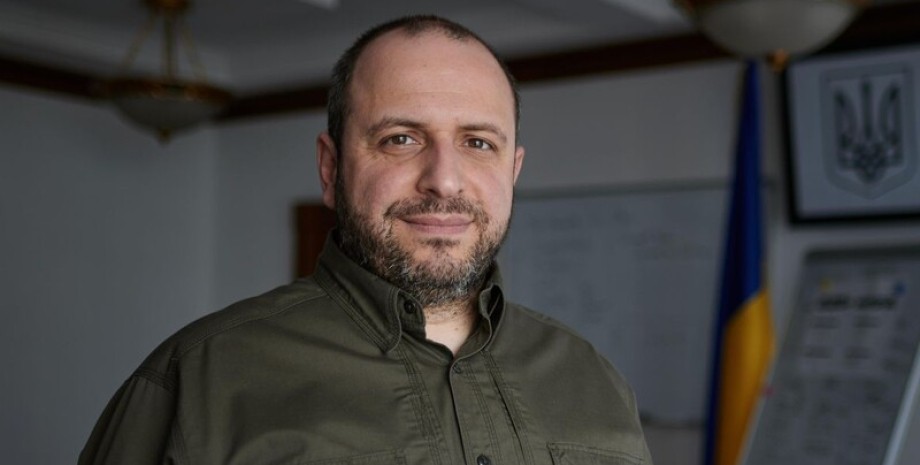 рустем умєров умєров, відставка умєрова, скандал в міністерстві оборони