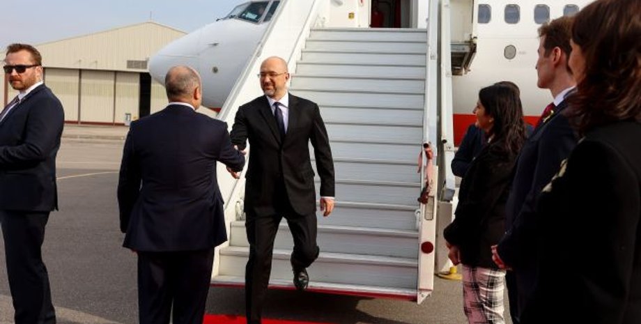 Шмыгаль отправился с визитом в Канаду и США