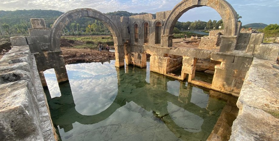 Раскопки в Турции Археологи нашли термальный комплекс