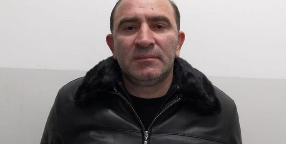 "Вор в законе" по кличке "Магало"