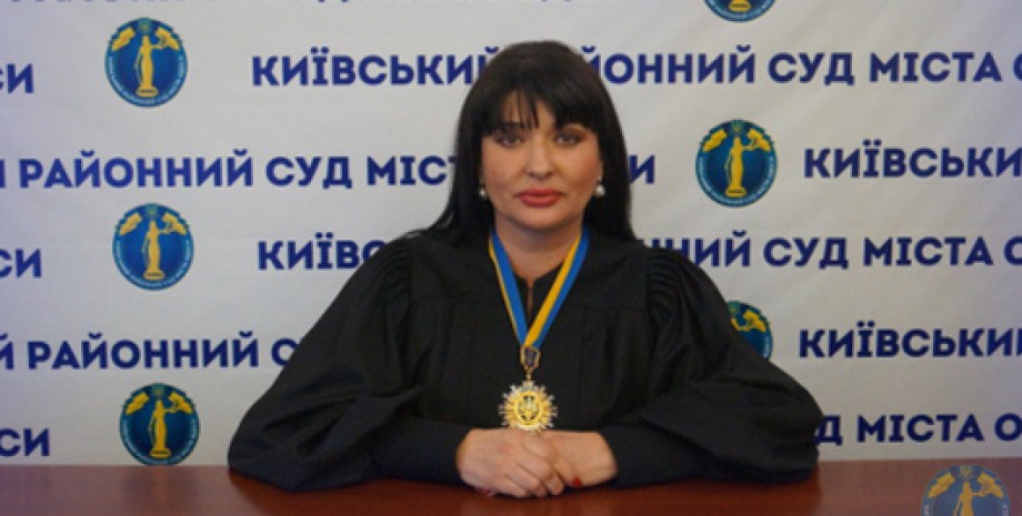 Le juge du tribunal de district de Kiev, Odessa Lyudmila Saltan, a demandé 4000 ...