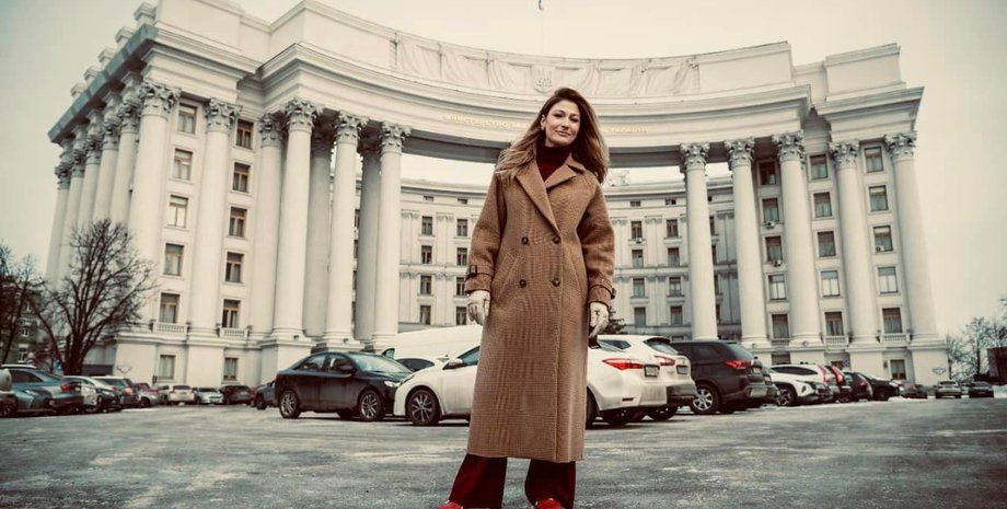 Эмине Джапарова, МИД