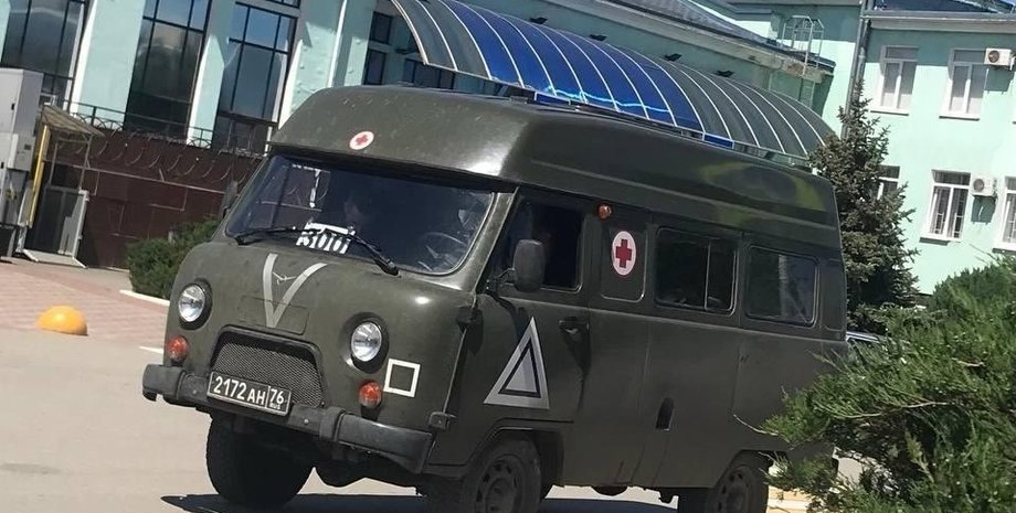 трехсотые, машина с ранеными, раненые оккупанты