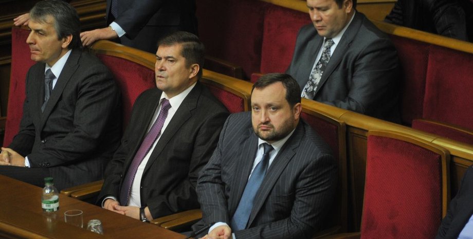 Сргей Арбузов в парламентском ложе Кабмина / Фото: Женя Савилов, "Фокус"