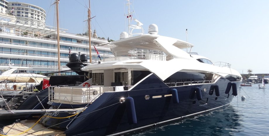 яхта усманова исчезла