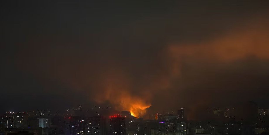 У Славутичі блекаут, на Київщині постраждали будинки та є загиблий: що відомо про наслідки атаки "Шахедів" (відео)