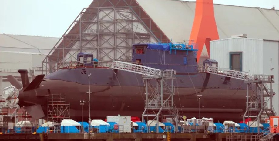 Израильская подводная лока INS Drakon