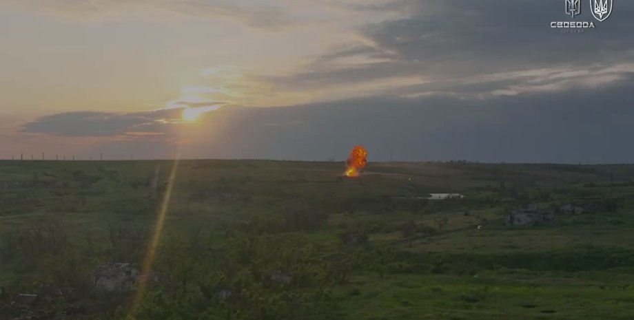 новости украины, война рф против украины, вражеский штурм, 10 бойцов, позиция, вертолет, танки, бой