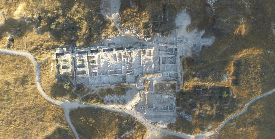 Благодаря радиоуглеродному датированию ученые смогли разработать хронологию Тель-Гезера, древнего израильского города исследования, датировка, история, Израиль, ученые, город, наука, события, хронология, реконструкция, археология, артефакты, прошлое, Тель-Гезер