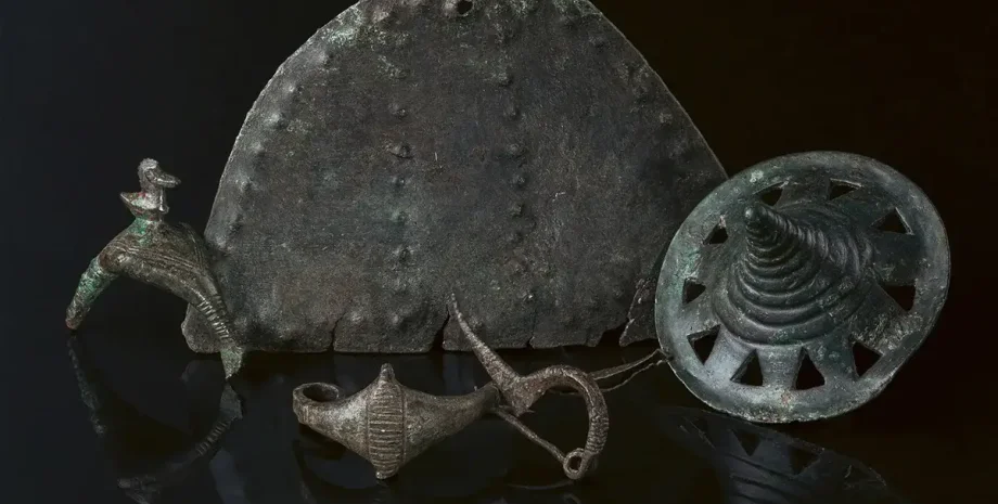 клад артефакты находка металл украшения фибулы фибулы венгрия