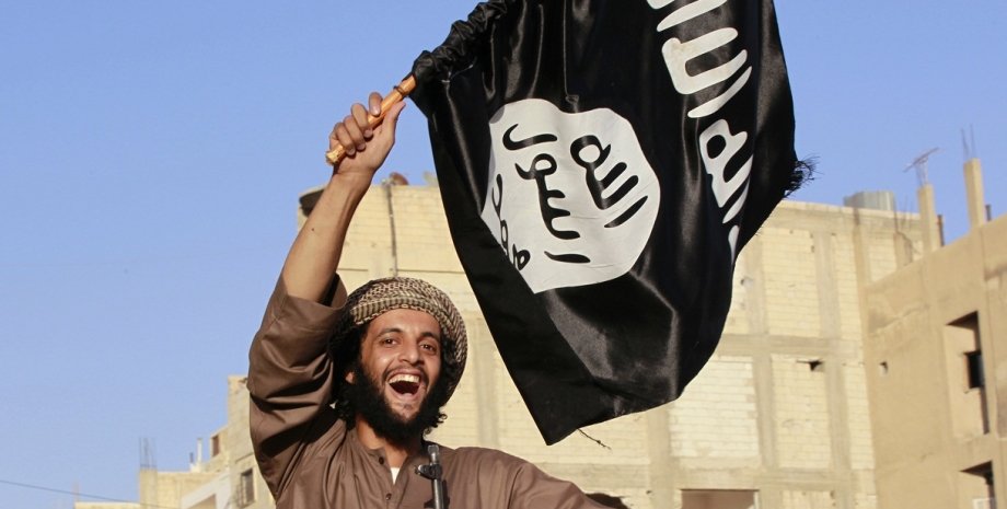 Боевик ИГИЛ / Фото: newsweek.com
