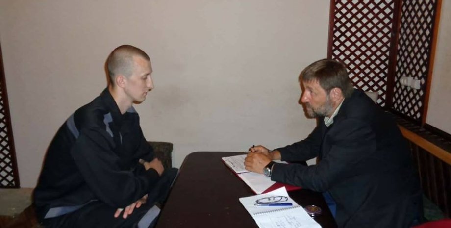 Александр Кольченко с адвокатом/Фото: facebook.com/Nikolay Shchur