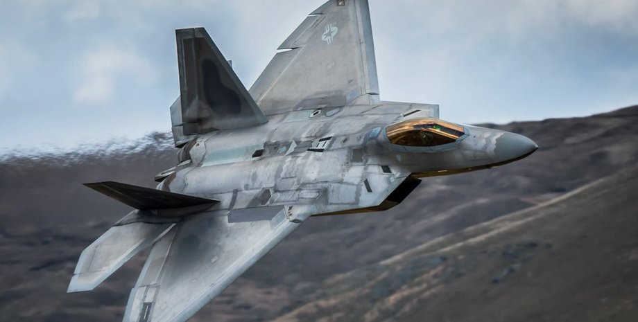 Истребитель F-22