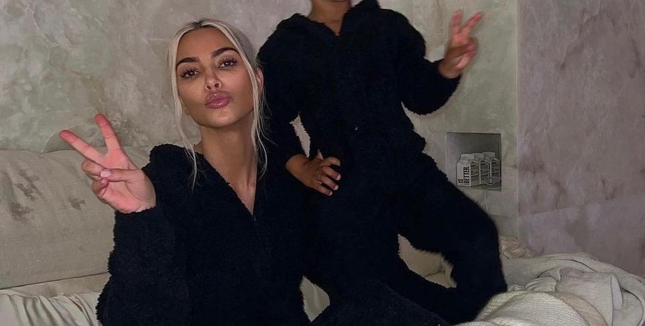 ким кардашьян дочь чикаго, день рождения, хелло китти