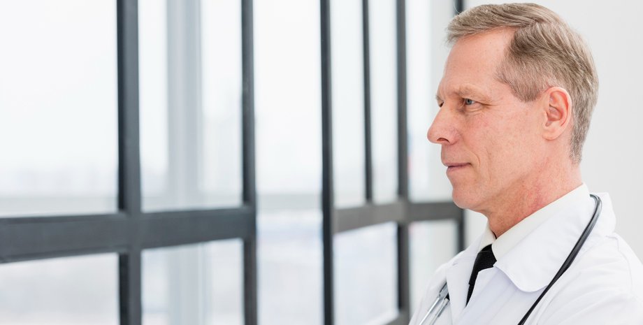 Мужчина находился в больнице и выглянул в окно: увиденное заставило его оцепенеть