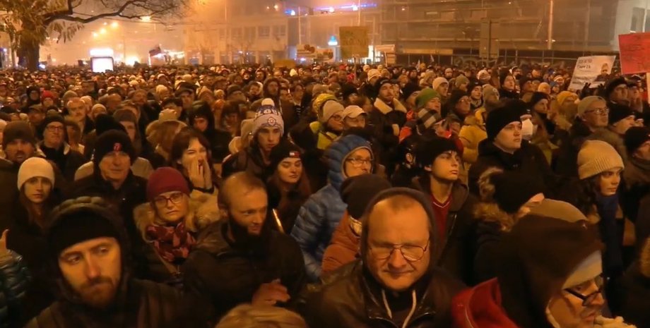 Мітинг в Братиславі, мітинг протесту Словаччина, Словаччина Фіцо, Фіцо проросійський прем'єр