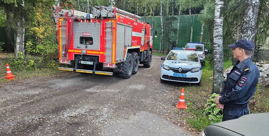 Полиция, пожарная машина, Истра, Истринский район, Московская область, Россия