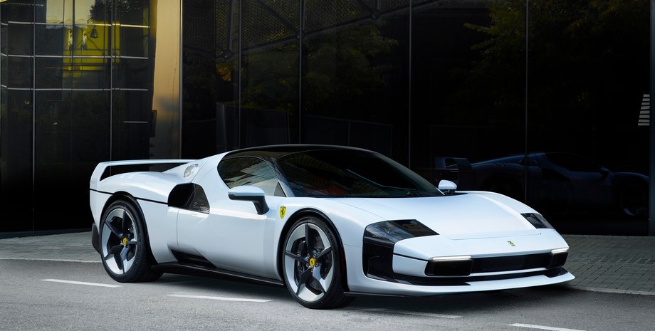 новый Ferrari SC40