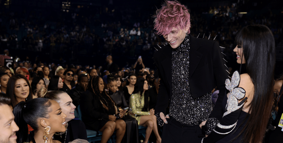 Кара Делевинь, Machine Gun Kelly и Меган Фокс Кара Делевинь, Machine Gun Kelly, Меган Фокс, супербоул 2025, жених меган фокс, меган фокс беременна