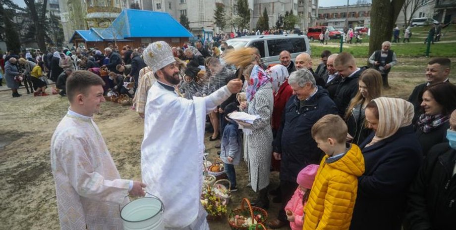 Пасха, Карантин, Правоохранители, Безопасная дистанция, Защитная маска