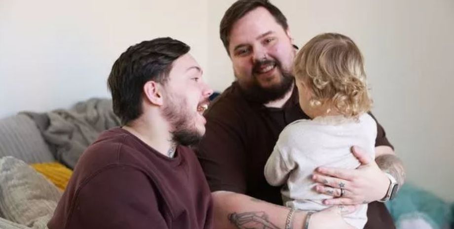 Чоловік з Великої Британії народив дитину природним шляхом, як це можливо, фото, неймовірні історії з життя