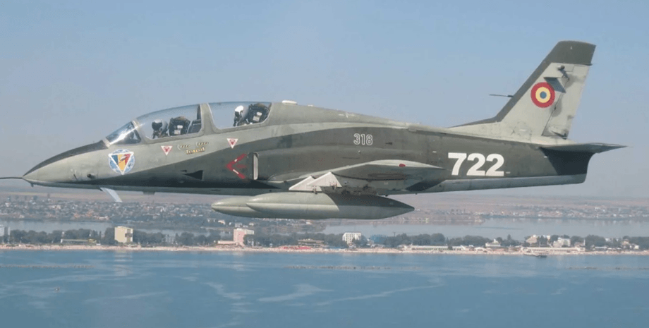 Румынский самолет IAR-99SM