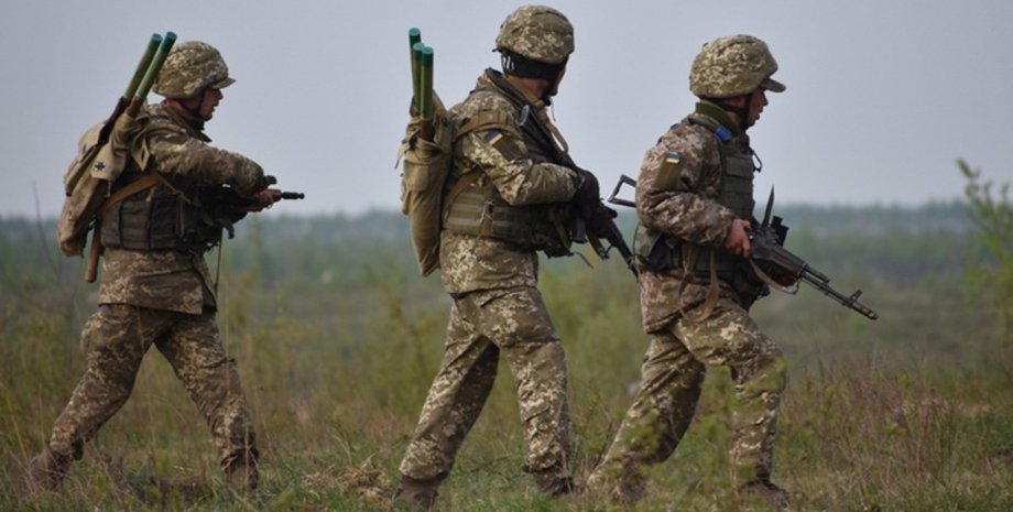 Українські військові на фронті
